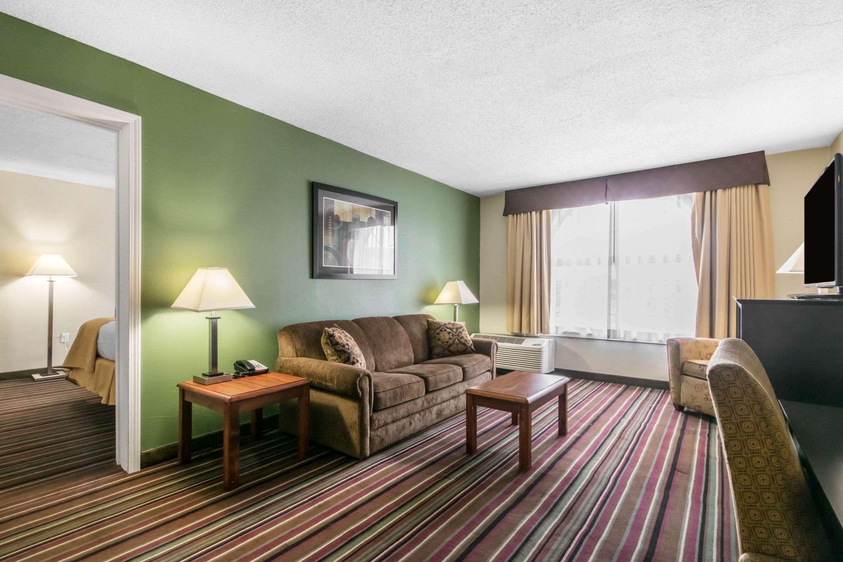 Quality Inn & Suites Horse Cave Exterior foto
