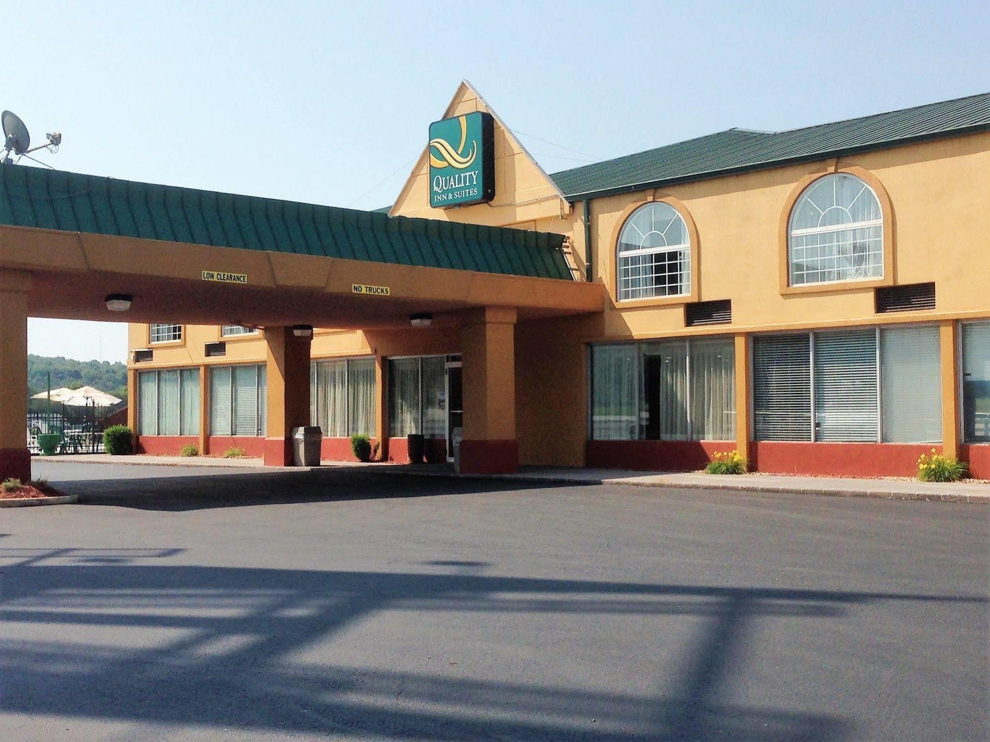 Quality Inn & Suites Horse Cave Exterior foto